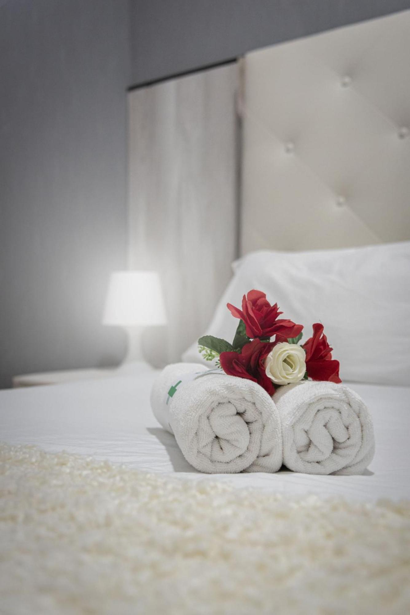 Apartamentos Day Madrid Luna Centro Gran Via Sol Malasana Zewnętrze zdjęcie