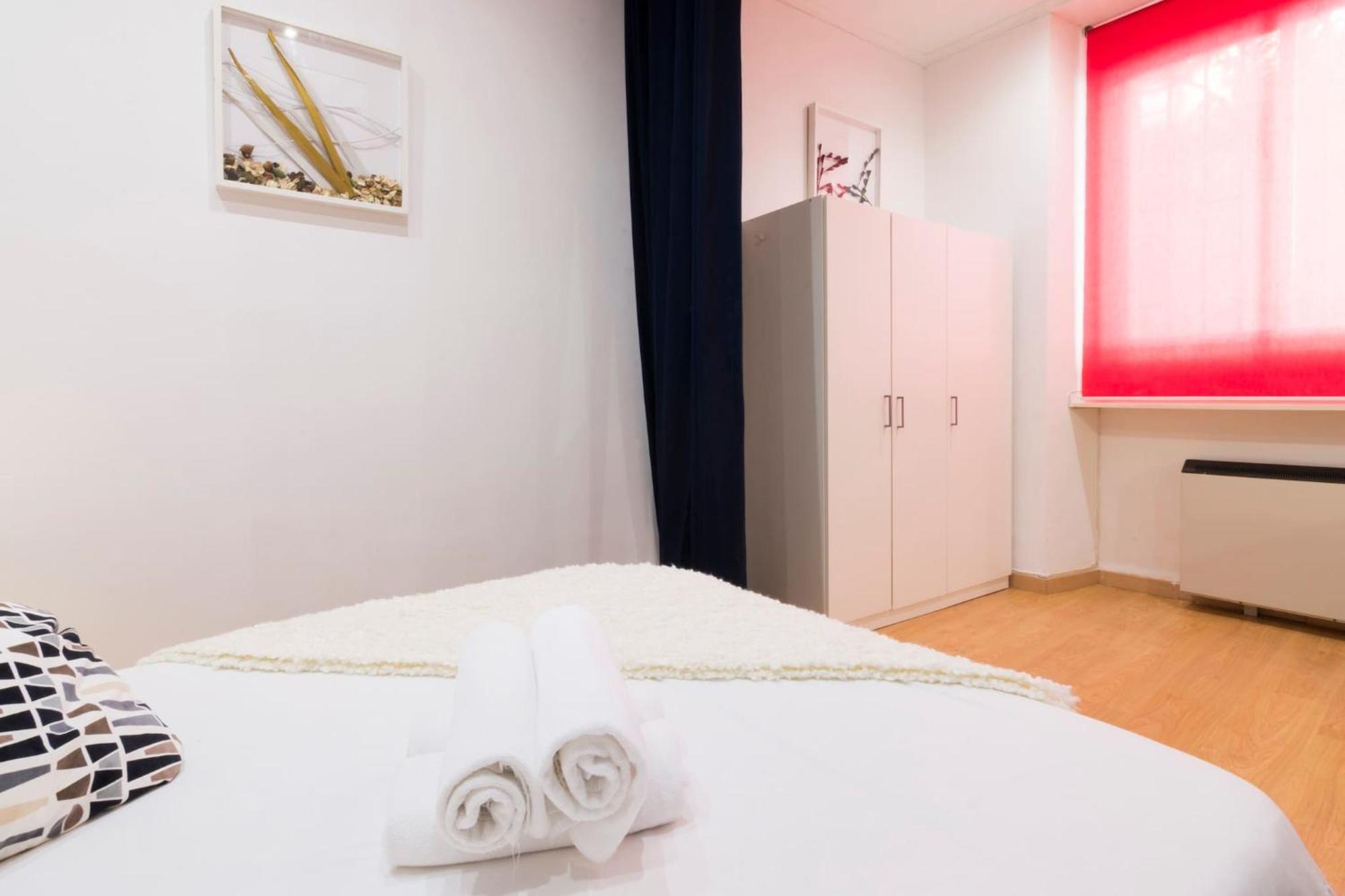 Apartamentos Day Madrid Luna Centro Gran Via Sol Malasana Zewnętrze zdjęcie